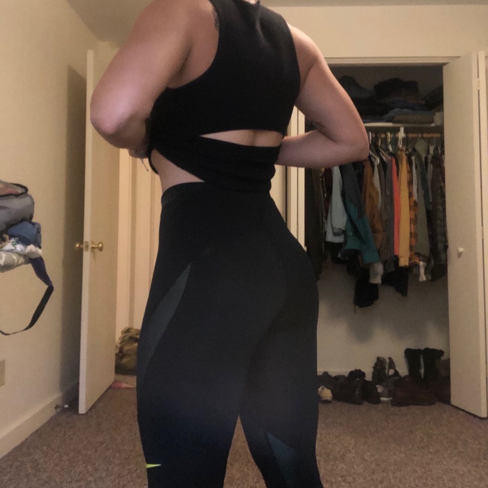 Nike workout leggings - Picture 2 of 9